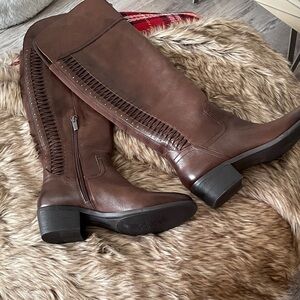 Vince Camuto Brown Leather Heeled Boots